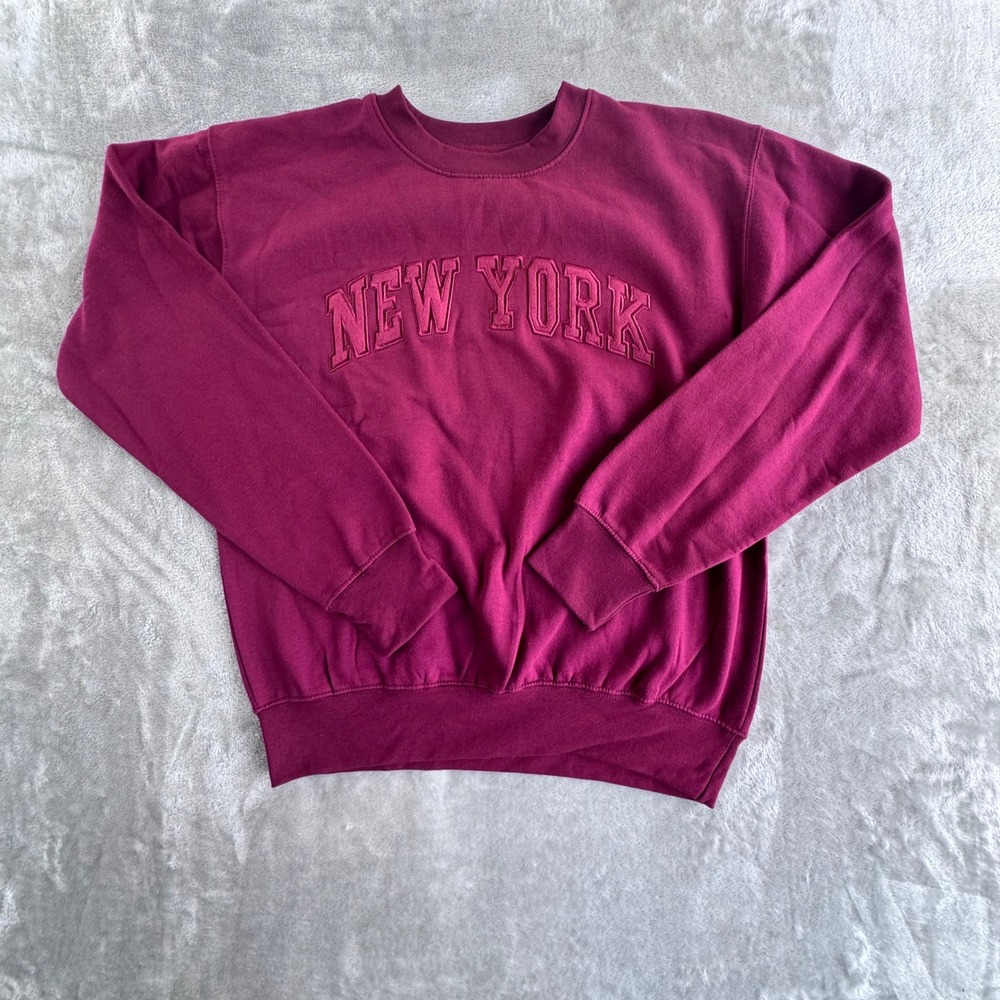 New York Popular Mens Medium Maroon Embroidered Crewneck Sweatshirt NYC Brooklyn